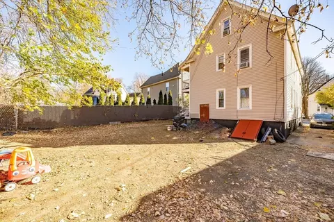 Exterior - 452 Franklin St, Springfield, MA 01104 photo 4 of 4