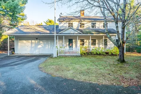 136 Micajah Pond Rd, Plymouth, MA 02360