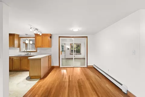 Living - 53 Forge Rd, Freetown, MA 02702 photo 7 of 8