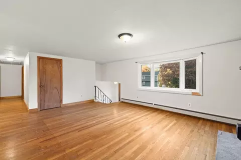 Living - 53 Forge Rd, Freetown, MA 02702 photo 3 of 8