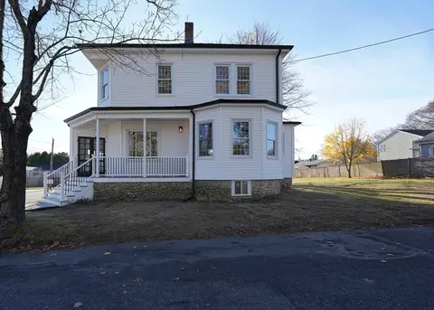 21 Gifford Ave, Dartmouth, MA 02747