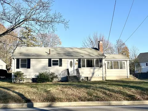 79 Beacon St, Framingham, MA 01701