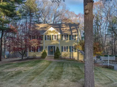 7 Kathy Dr, Foxboro, MA 02035
