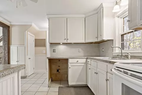 8 Gorham St, Rehoboth, MA 02769 photo 7