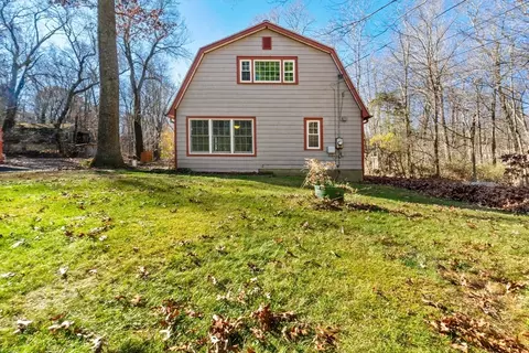 8 Gorham St, Rehoboth, MA 02769 photo 2