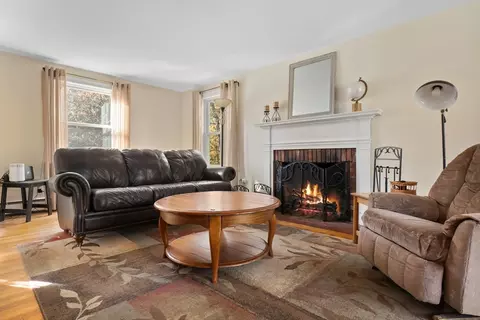 Living - 2 Silvermine Rd, Boxford, MA 01921 photo 1 of 2