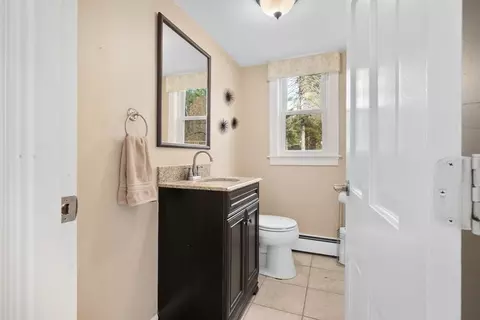 Bath - 2 Silvermine Rd, Boxford, MA 01921 photo 1 of 4