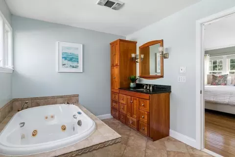 Bath - 100 Cushing St, Hingham, MA 02043 photo 2 of 3
