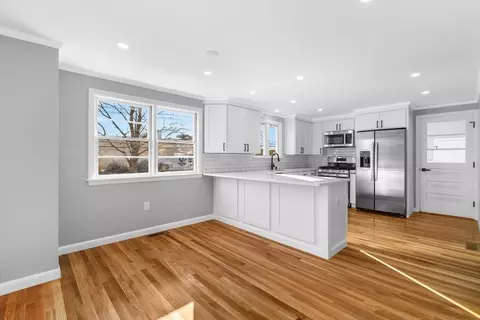 90 S St W, Raynham, MA 02767