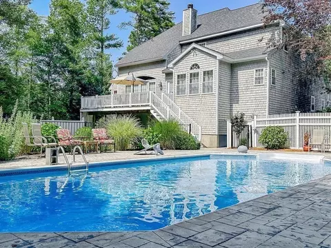 4 Olde Logging Rd, Marion, MA 02738