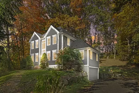 21 Evans Pl, Amesbury, MA 01913