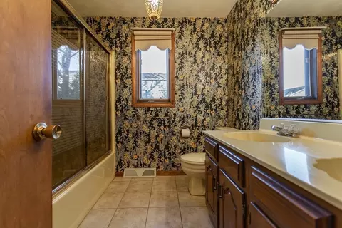 291 Chavenson St, Fall River, MA 02723 photo 11