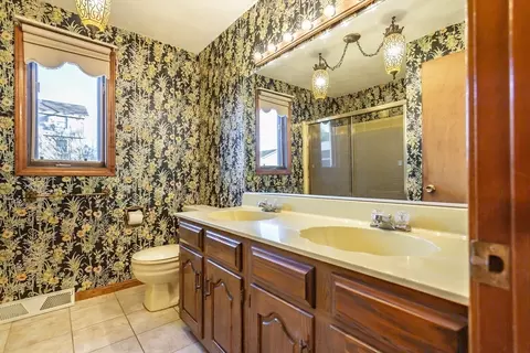 291 Chavenson St, Fall River, MA 02723 photo 10