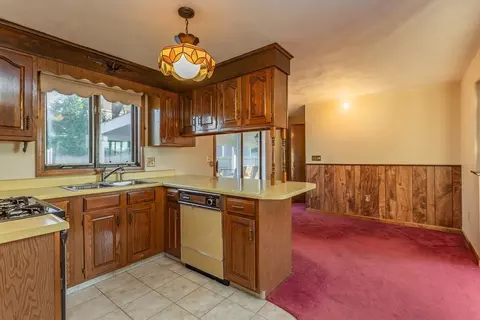 291 Chavenson St, Fall River, MA 02723 photo 4