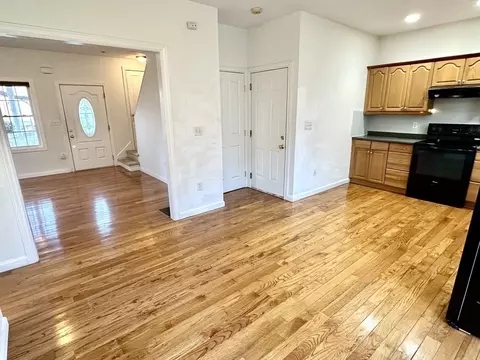 14 Enid St, Worcester, MA 01604 photo 8