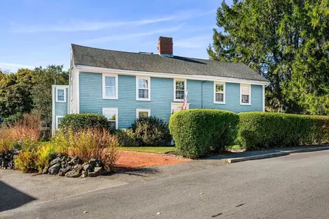 42 Orne St, Marblehead, MA 01945