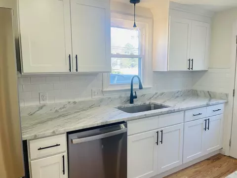 4 Gull Ln, Wareham, MA 02571 photo 2
