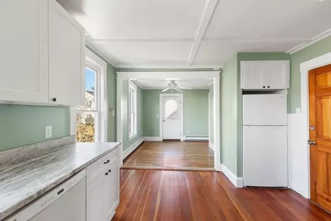 24 Taylor St #2, Gloucester, MA 01930 photo 8