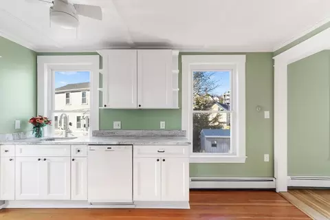 24 Taylor St #2, Gloucester, MA 01930 photo 6