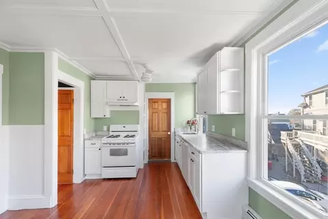 24 Taylor St #2, Gloucester, MA 01930 photo 10