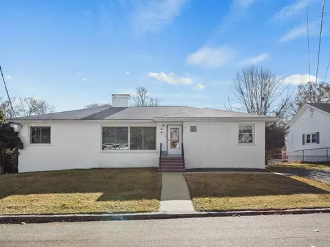 11 Breen Ave, Methuen, MA 01844