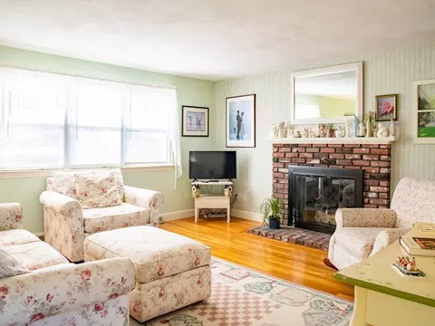 107 Atwell Cir, Marshfield, MA 02050 photo 3