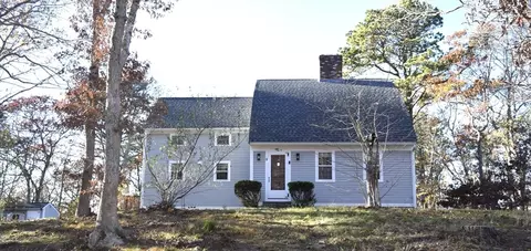 8 Cardinal Rd, Sandwich, MA 02563
