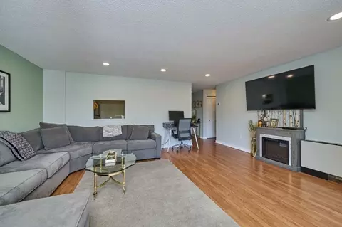 Living - 2 Summit Dr #34, Reading, MA 01867 photo 1 of 3