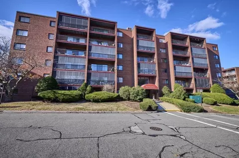 Other - 2 Summit Dr #34, Reading, MA 01867 photo 2 of 3