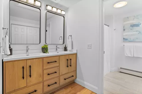 Bath - 152 Willow St, Acton, MA 01720 photo 3 of 5