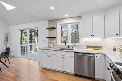Kitchen - 152 Willow St, Acton, MA 01720 photo 3 of 5
