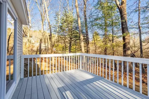 Exterior - 152 Willow St, Acton, MA 01720 photo 5 of 9