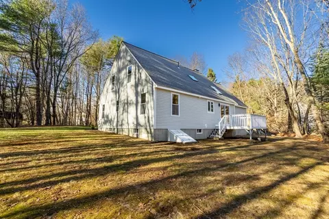 Exterior - 152 Willow St, Acton, MA 01720 photo 7 of 9