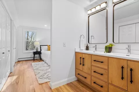 Bath - 152 Willow St, Acton, MA 01720 photo 4 of 5