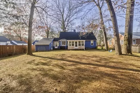 Exterior - 17 Glenoak Dr, Springfield, MA 01129 photo 3 of 5