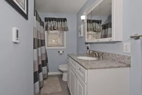 Bath - 17 Glenoak Dr, Springfield, MA 01129 photo 1 of 1