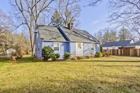 Exterior - 17 Glenoak Dr, Springfield, MA 01129 photo 2 of 5