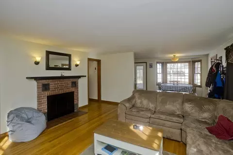 Living - 17 Glenoak Dr, Springfield, MA 01129 photo 1 of 1