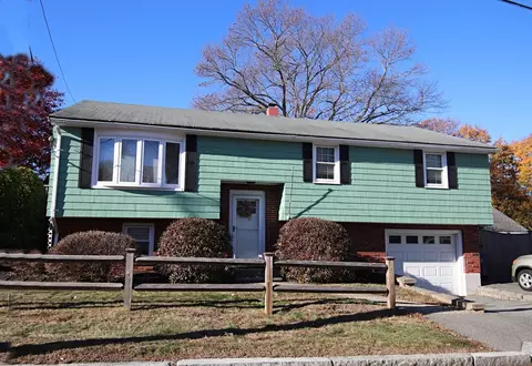 106 Porter St, Melrose, MA 02176