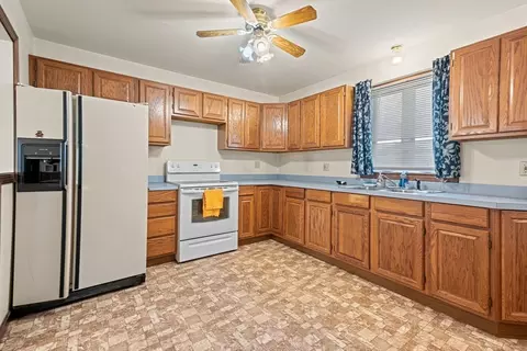 210 Tecumseh St, Fall River, MA 02721 photo 6
