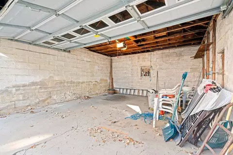210 Tecumseh St, Fall River, MA 02721 photo 28