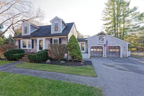 14 Stone St, Bellingham, MA 02019