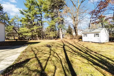 Exterior - 86 Spruce Rd, Reading, MA 01867 photo 4 of 6