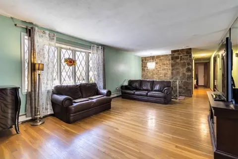 Living - 86 Spruce Rd, Reading, MA 01867 photo 6 of 7