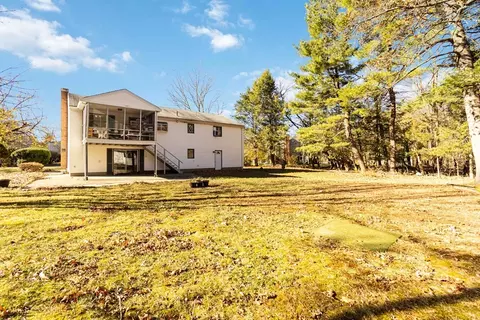 Exterior - 86 Spruce Rd, Reading, MA 01867 photo 5 of 6