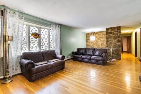 Living - 86 Spruce Rd, Reading, MA 01867 photo 7 of 7