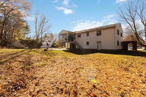 Exterior - 86 Spruce Rd, Reading, MA 01867 photo 6 of 6