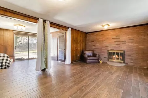 Living - 86 Spruce Rd, Reading, MA 01867 photo 2 of 7