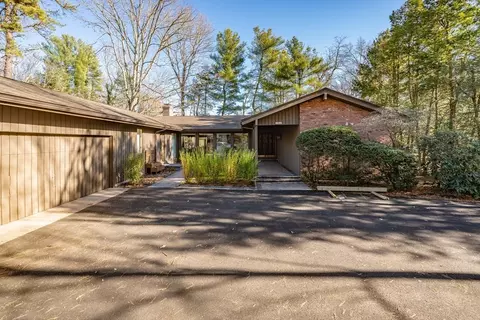 199 Tanglewood Dr, Longmeadow, MA 01106