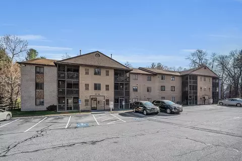12 Village Ln #40, Tyngsborough, MA 01879